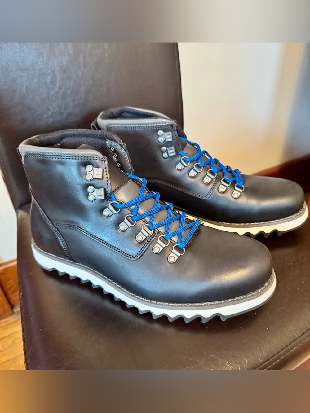 Territory Men’s Boots Size 9.5 No box
